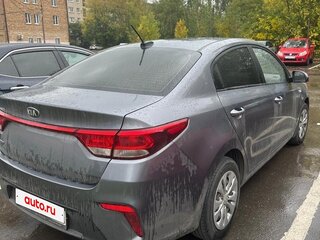 2019 Kia Rio IV, серый, 1230000 рублей, вид 4