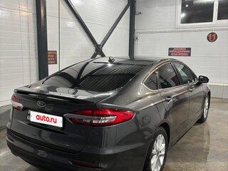 2020 Ford Fusion (North America) II Рестайлинг, серый, 1820000 рублей, вид 3