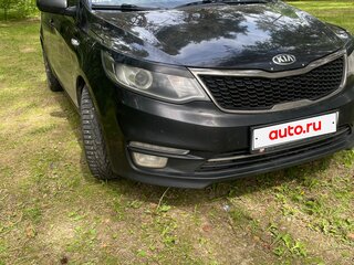 2016 Kia Rio III Рестайлинг, чёрный, 850000 рублей, вид 2