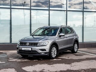 2017 Volkswagen Tiguan II, серебристый, 1990000 рублей, вид 1