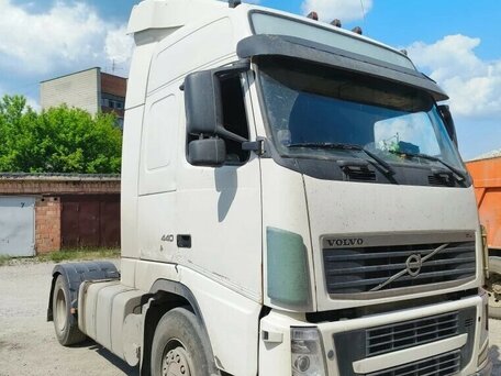 2011 Volvo FH, белый, 7200000 рублей, вид 3