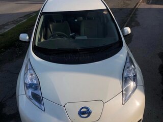 2011 Nissan Leaf I (ZE0/AZE0), белый, 800000 рублей, вид 2