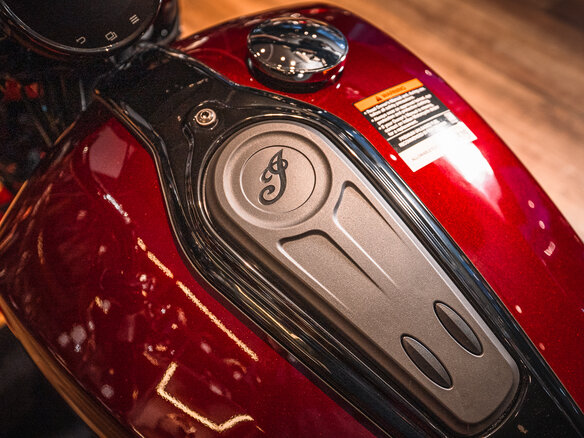 2025 Indian Scout, красный, 2440000 рублей - вид 14