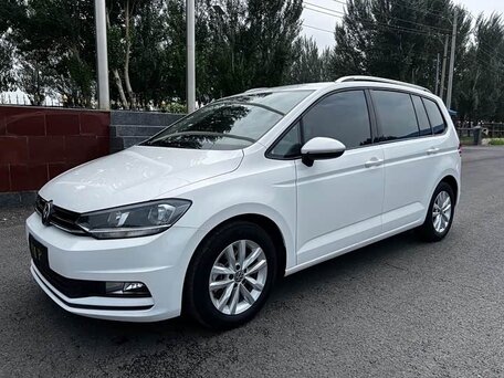 2022 Volkswagen Touran L II, белый, 2350000 рублей, вид 1