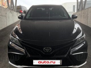 2020 Toyota Camry VIII (XV70) Рестайлинг, чёрный, 2350000 рублей, вид 2