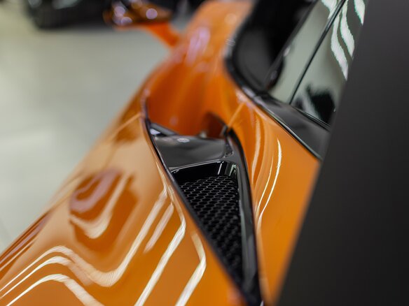 2024 McLaren 750S, оранжевый - вид 27