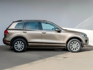 2016 Volkswagen Touareg II Рестайлинг, бежевый, 3060000 рублей, вид 4
