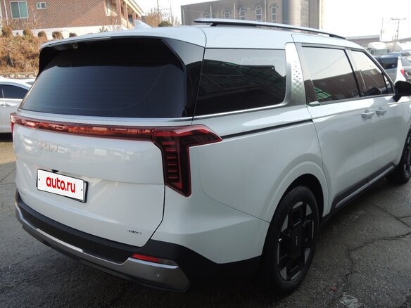 2025 Kia Carnival IV Рестайлинг, белый, 6990000 рублей - вид 3