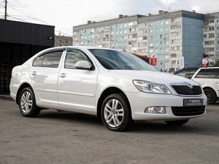 2013 Skoda Octavia II (A5) Рестайлинг, белый, 1059000 рублей, вид 4