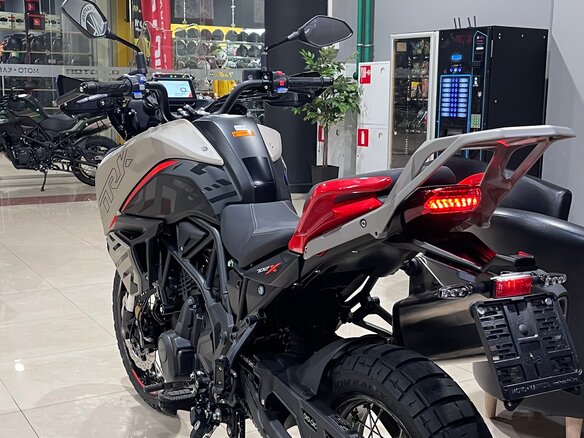 2026 Benelli TRK 702 X, бежевый, 789000 рублей - вид 8