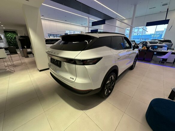 2026 Omoda C7, белый, 3499000 рублей - вид 2