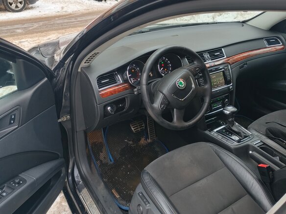 2011 Skoda Superb DSG II, чёрный, 880000 рублей - вид 5