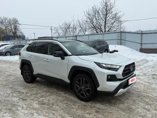 2023 Toyota RAV4 V (XA50), белый, 4500000 рублей, вид 3