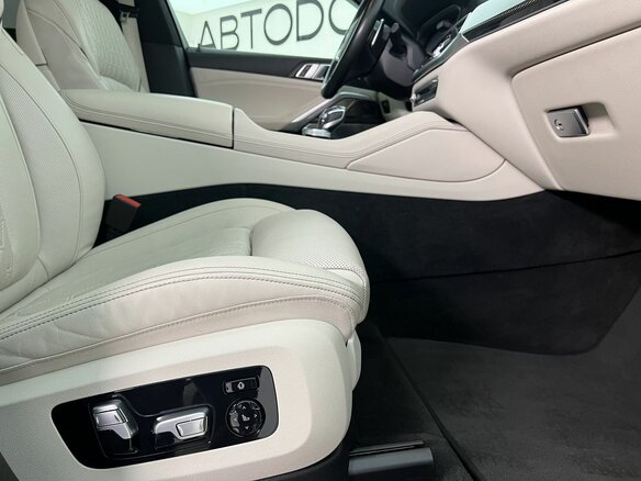 2022 BMW X6 M50i III (G06), синий, 10990000 рублей - вид 13