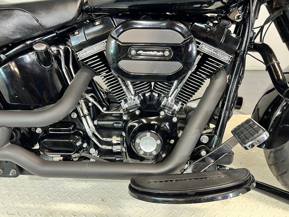 2017 Harley-Davidson Fat Boy, чёрный, 960000 рублей - вид 17