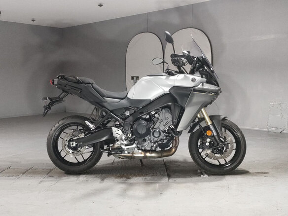 2026 Yamaha MT-09 Tracer (FJ-09), серый, 1500000 рублей