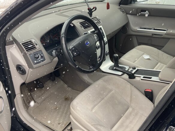 2011 Volvo S40 II Рестайлинг, чёрный, 690000 рублей - вид 4