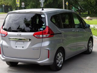 2019 Honda Freed II, серебристый, 1499000 рублей, вид 5