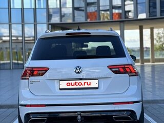 2020 Volkswagen Tiguan Allspace II, белый, 2800000 рублей, вид 4