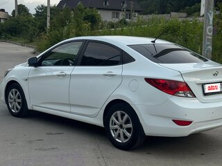 2013 Hyundai Solaris I, белый, 560000 рублей, вид 3
