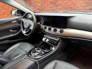 2016 Mercedes-Benz E-Класс 200 V (W213, S213, C238), чёрный, 2350000 рублей, вид 5