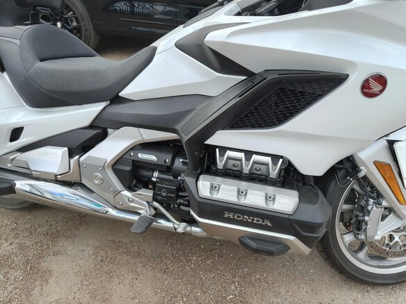 2023 Honda GL 1800 Gold Wing, белый, 3650000 рублей - вид 8