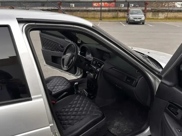 2015 Lada (ВАЗ) Priora I Рестайлинг, серебристый, 600000 рублей - вид 8