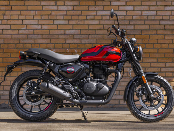 2026 Royal Enfield Hunter, красный - вид 3