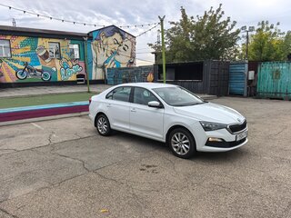2020 Skoda Rapid II, белый, 1650000 рублей, вид 4