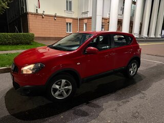 2013 Nissan Qashqai I Рестайлинг, красный, 910000 рублей, вид 1