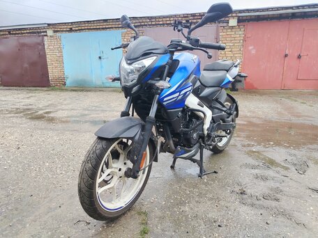 2021 Bajaj Pulsar NS 200, синий, 250000 рублей, вид 1