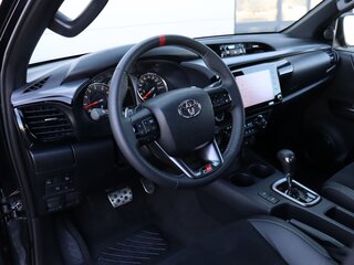 2025 Toyota Hilux VIII Рестайлинг 2, чёрный, 9990000 рублей, вид 3