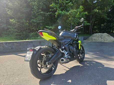 2024 Triumph Trident 660, чёрный, 920000 рублей, вид 4