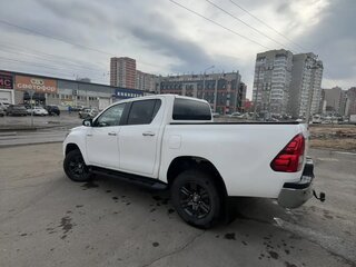 2020 Toyota Hilux VIII Рестайлинг 2, белый, 5150000 рублей, вид 3