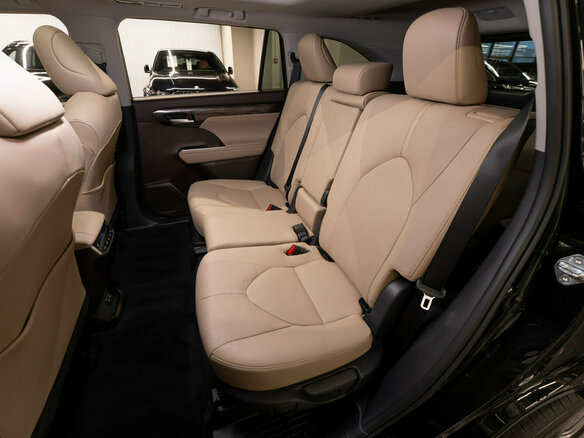 2026 Toyota Highlander IV (XU70), чёрный - вид 12