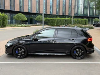 2022 Volkswagen Golf R VIII, чёрный, 5500000 рублей, вид 2
