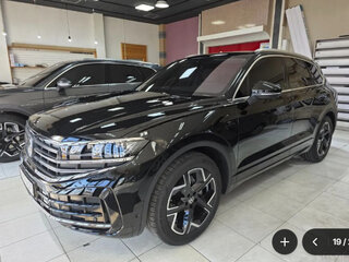 2025 Volkswagen Touareg III Рестайлинг, чёрный, 9700000 рублей, вид 4
