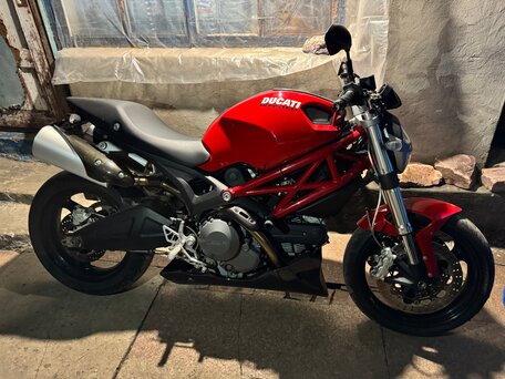 2012 Ducati Monster 696, красный, 520000 рублей, вид 1