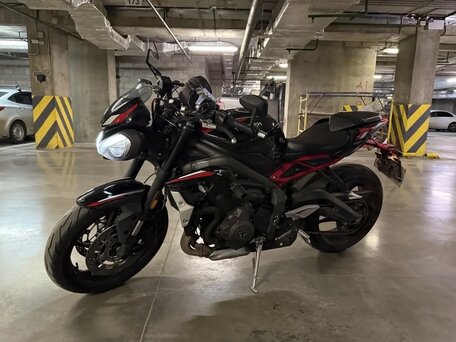 2021 Triumph Street Triple, чёрный, 820000 рублей, вид 3