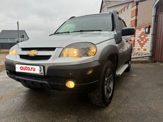 2020 Chevrolet Niva I Рестайлинг, серебристый, 989000 рублей, вид 2