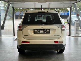 2013 Mitsubishi Outlander III, белый, 1162000 рублей, вид 4