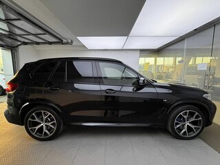 2019 BMW X5 40i IV (G05/G18), чёрный, 6999000 рублей, вид 4