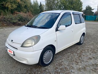 2000 Toyota FunCargo, белый, 380000 рублей, вид 2
