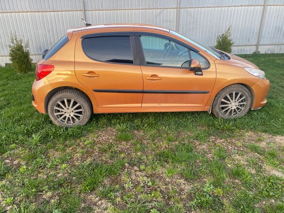 2007 Peugeot 207 I, оранжевый, 320000 рублей - вид 2
