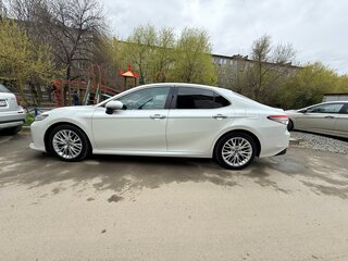 2019 Toyota Camry VIII (XV70), белый, 2995000 рублей, вид 4