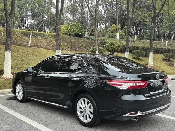 2025 Toyota Camry VIII (XV70) Рестайлинг, чёрный, 4027000 рублей - вид 6