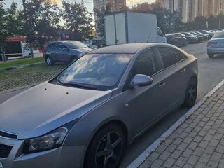 2011 Chevrolet Cruze I, серебристый, 405000 рублей, вид 1
