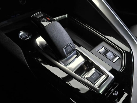 2021 Peugeot 5008 II Рестайлинг, серый, 2420000 рублей - вид 8