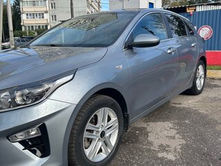 2018 Kia Ceed III, серебристый, 1750000 рублей, вид 2