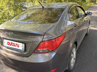 2015 Hyundai Solaris I Рестайлинг, серый, 830000 рублей, вид 5
